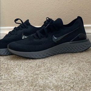 NIKE Women's Epic React Flyknit 2